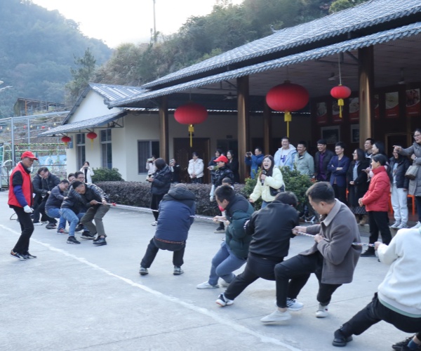 Xiamen Van Seat Tug of War Competition